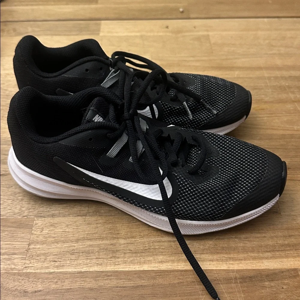 NIKE Downshifter 9 running shoes